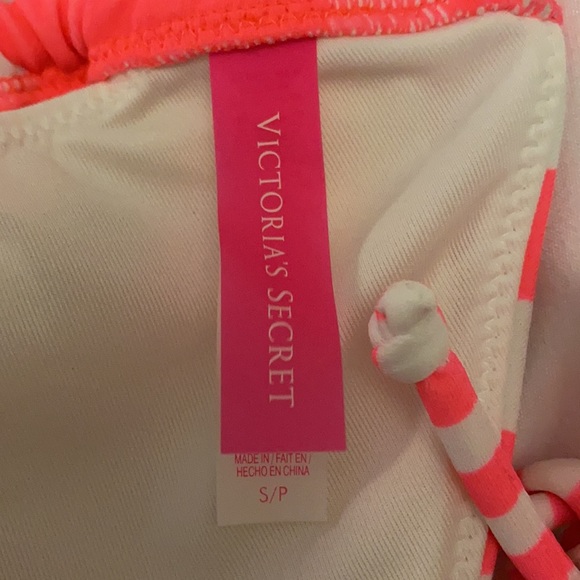 Victoria Secret Bikini - Picture 2 of 4